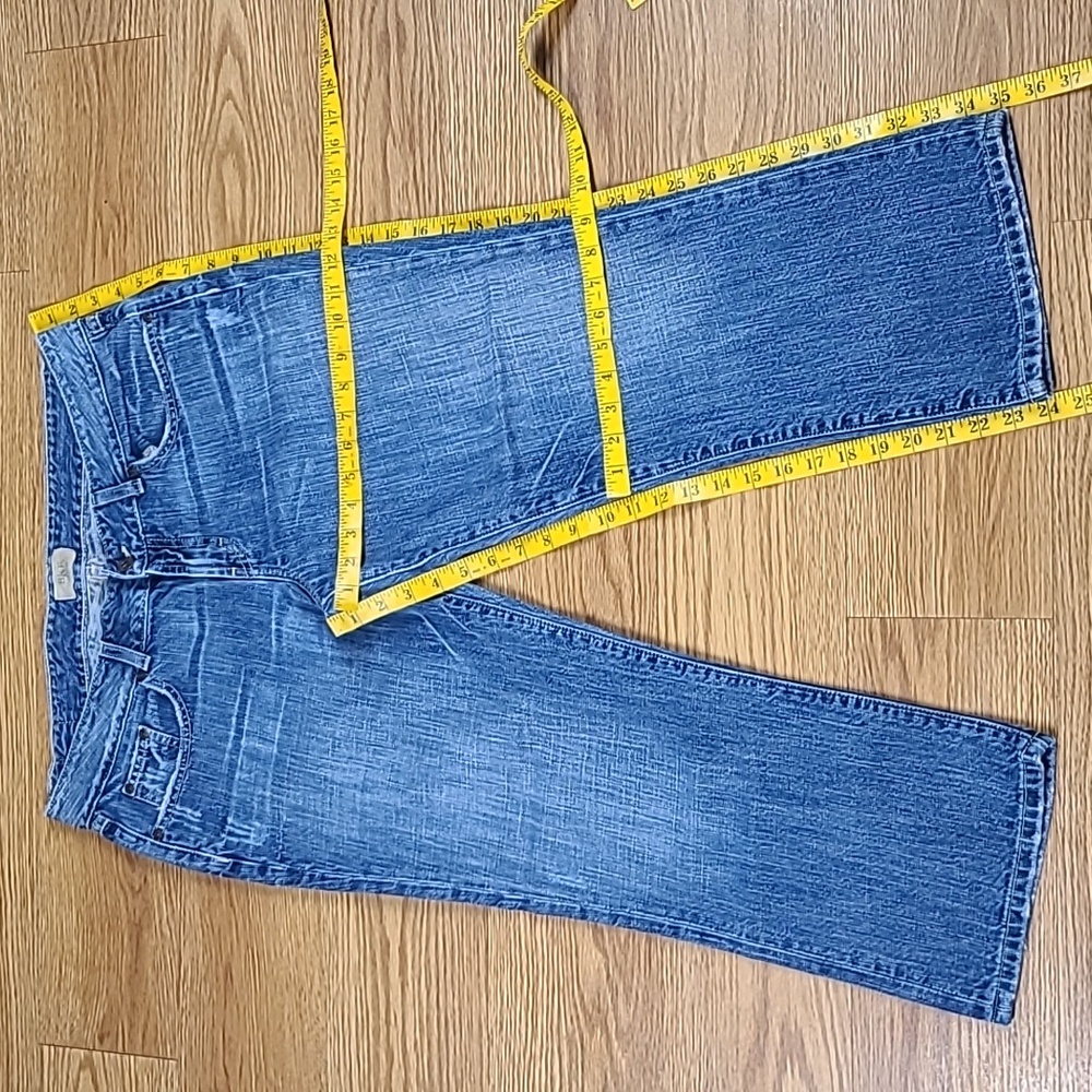 BKE Women's Straight Leg Jeans in Medium Blue Wash